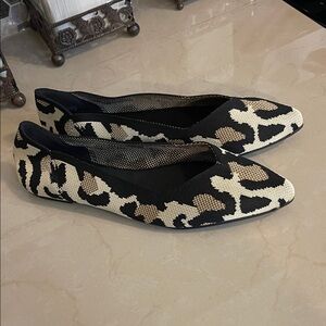 MIA pointed toe ballet Leopard Print Women's Flats size 8.5